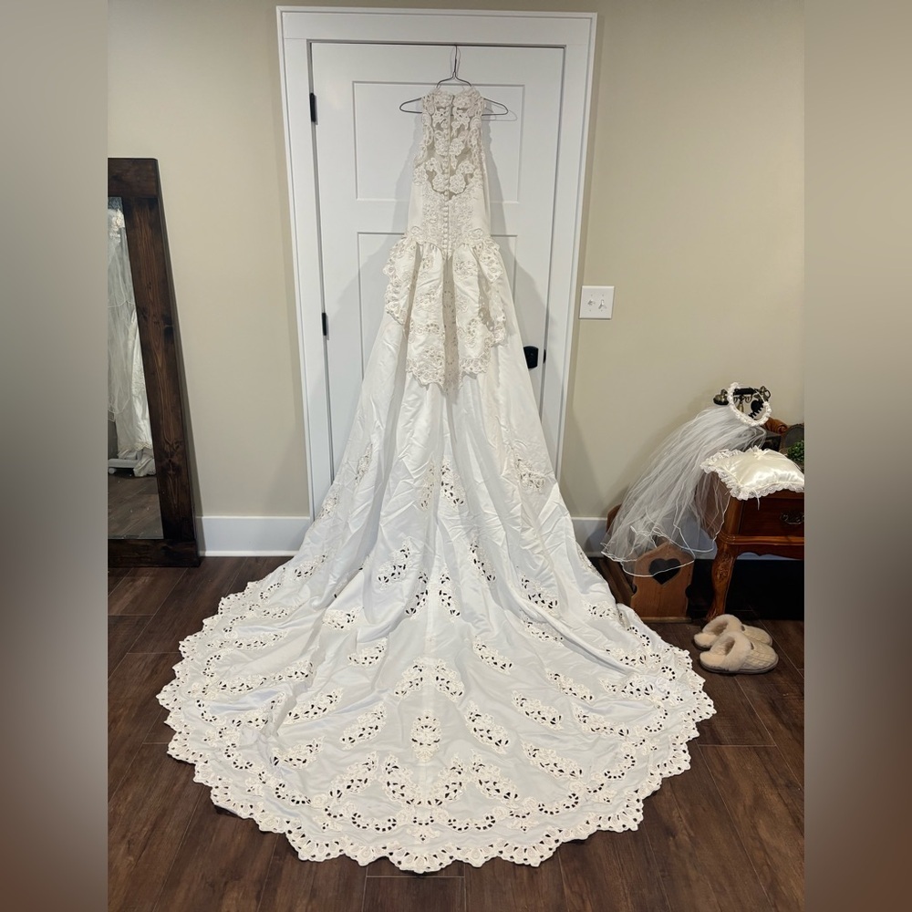 Embroidered Forever Yours White Satin Bridal Gown W/ Veil &  Ring Pillow s10